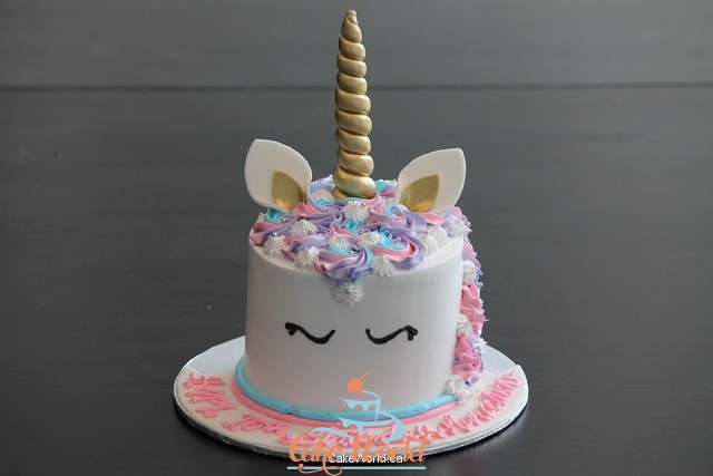 Marcelina Unicorn Cake.jpg
